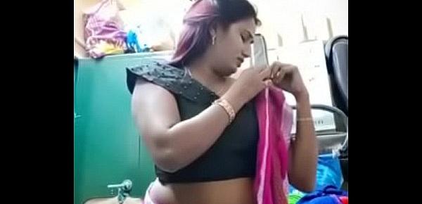  Swathi naidu exchanging saree by showing boobs,body parts and getting ready for shoot part-1